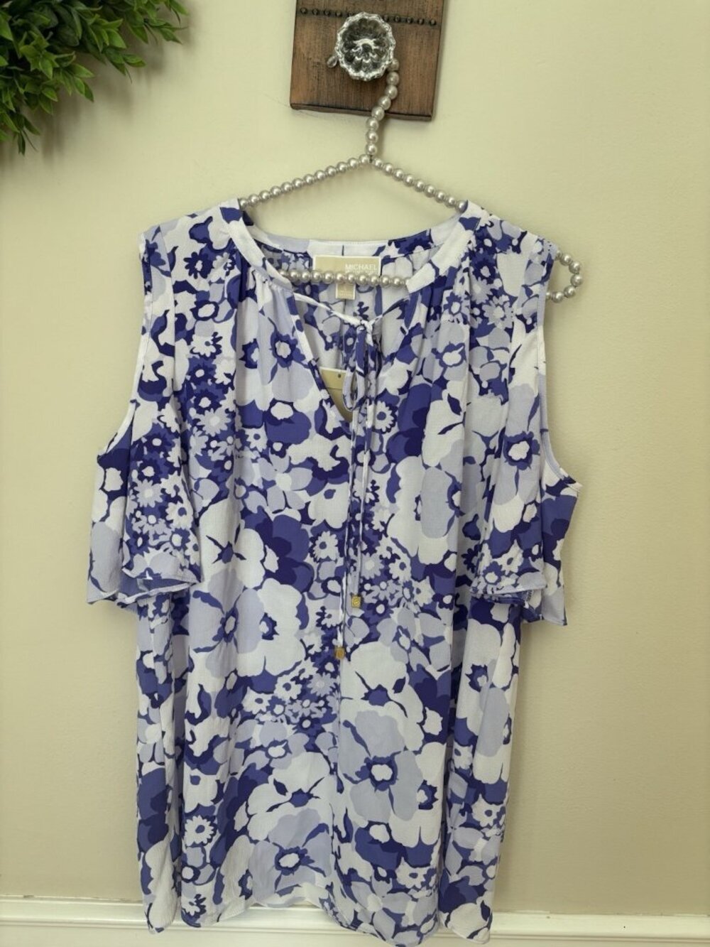 NWT Michael Kors Womens Size L Purple Floral Top Cold Shoulder Short Sleeve